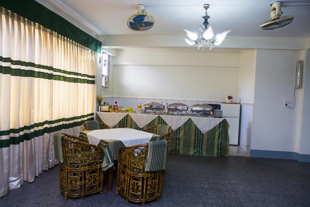Meridian Hotel & Restaurant Dakhin Kattali Екстер'єр фото