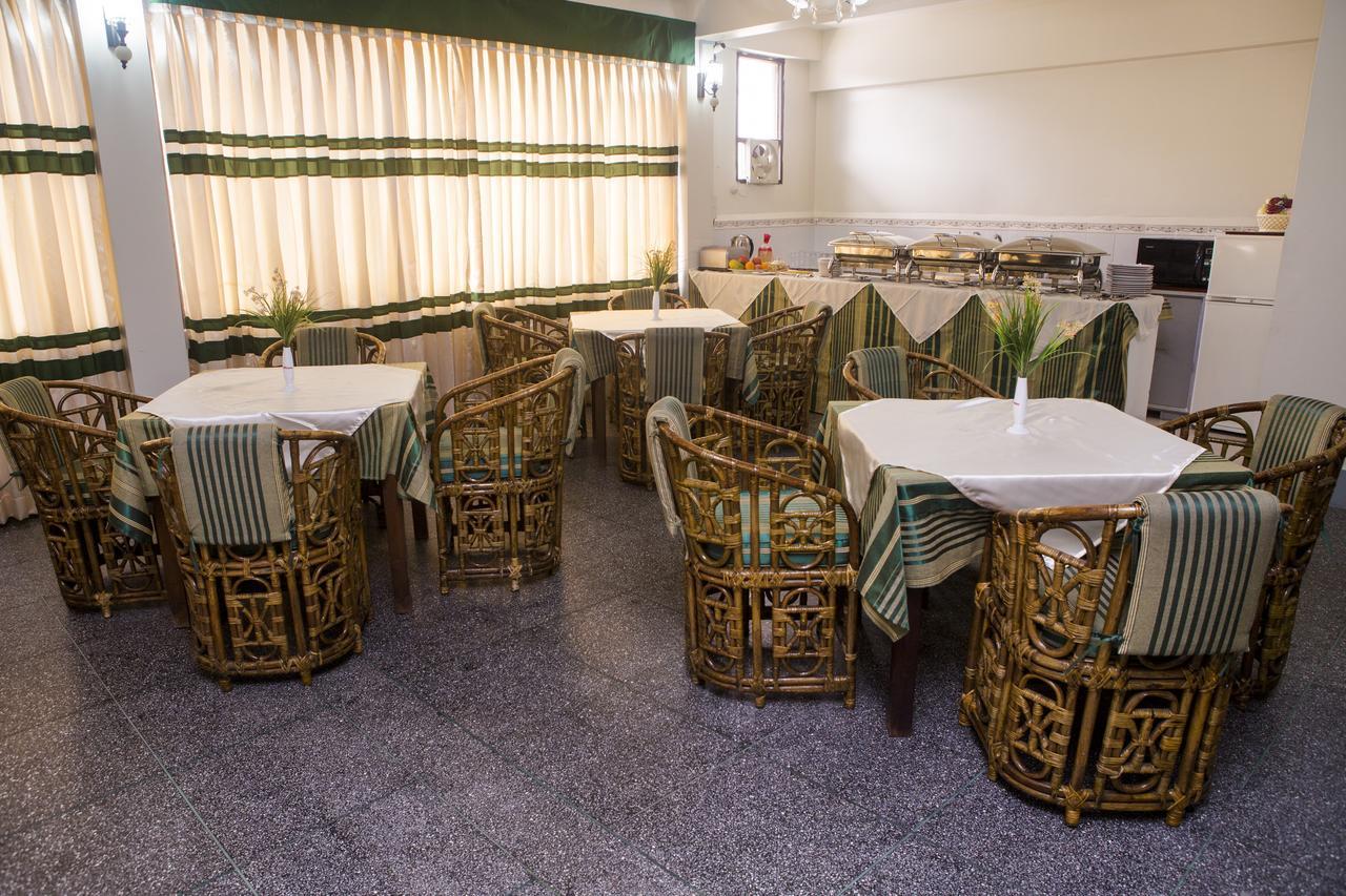 Meridian Hotel & Restaurant Dakhin Kattali Екстер'єр фото