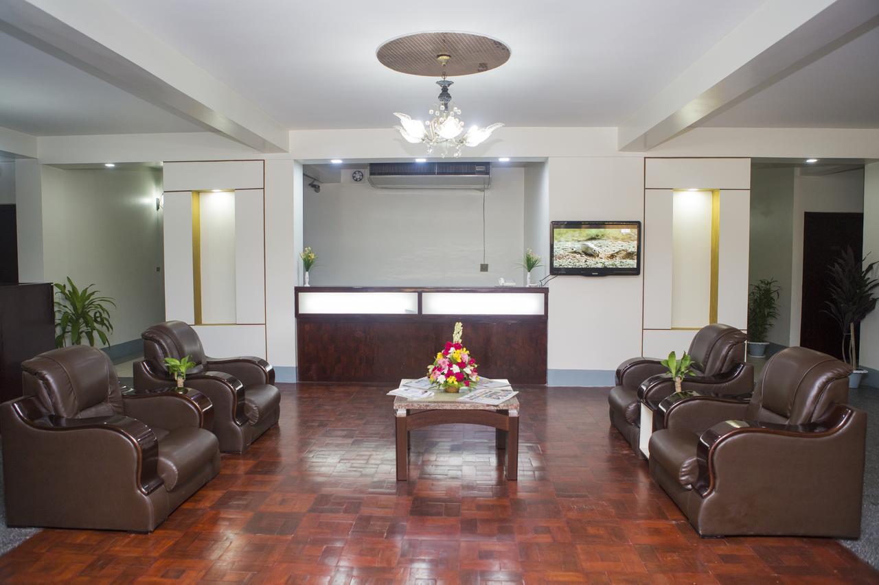 Meridian Hotel & Restaurant Dakhin Kattali Екстер'єр фото