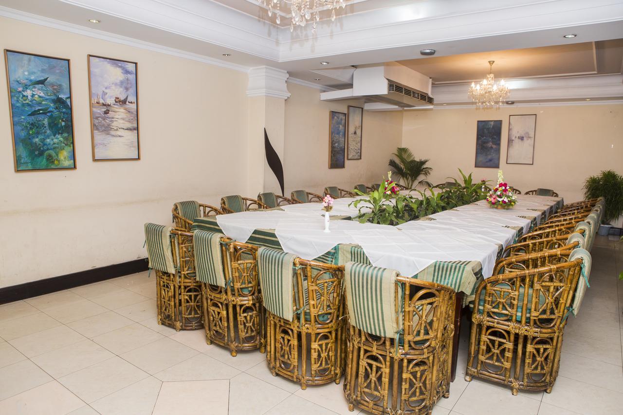 Meridian Hotel & Restaurant Dakhin Kattali Екстер'єр фото