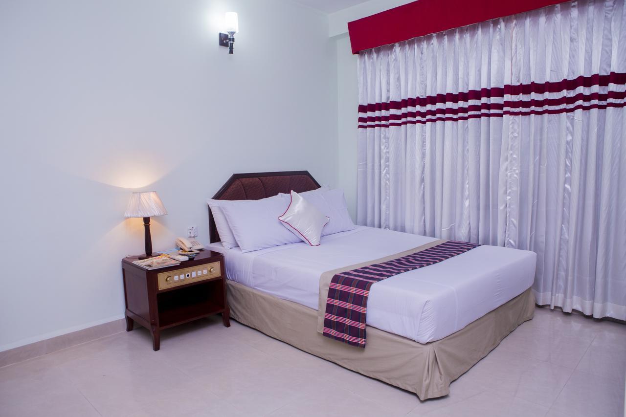 Meridian Hotel & Restaurant Dakhin Kattali Екстер'єр фото
