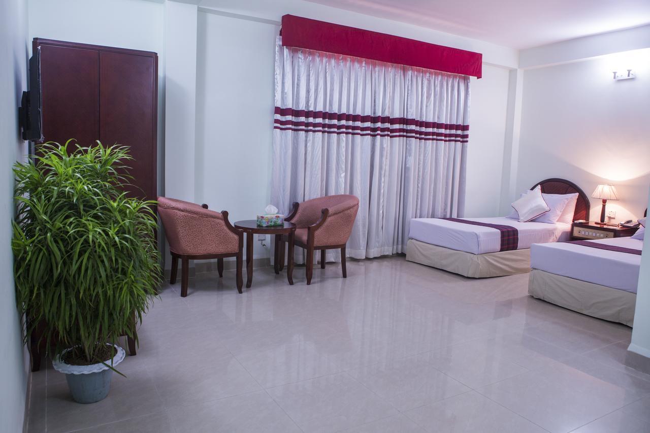 Meridian Hotel & Restaurant Dakhin Kattali Екстер'єр фото