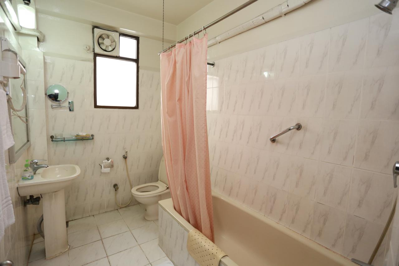 Meridian Hotel & Restaurant Dakhin Kattali Екстер'єр фото